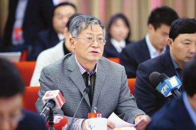 全国人大代表严诚忠:各地义务教育民办学校比