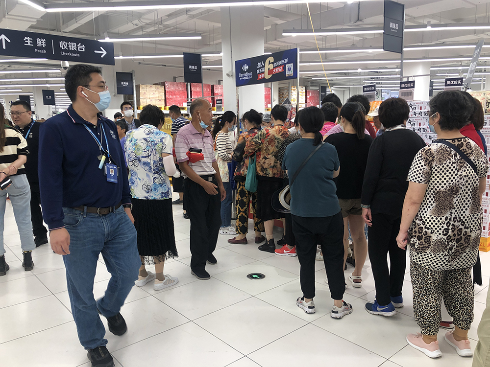 李新林介绍,会员店商品百分百自营,与其普通商超商品重合率不高,而且